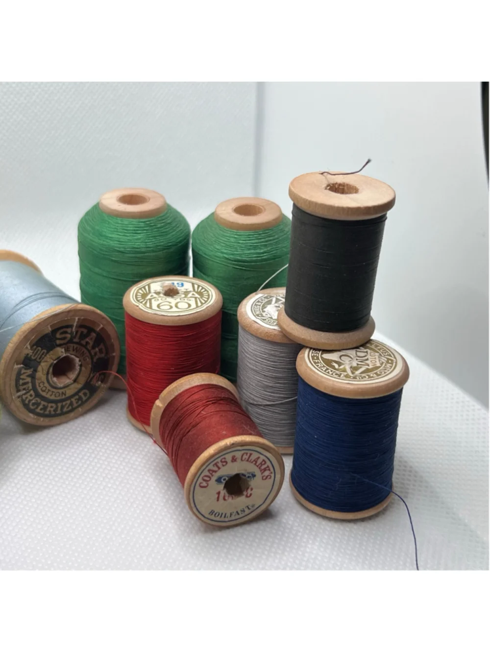 Vintage Sewing Thread Spool Collection w/PENCO Gold Case, Multicolor, One Size